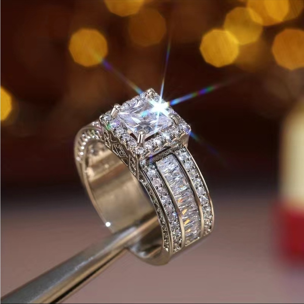 New 925 Silver Halo Ring with Square Cut Zircon Ring - Picture 4 of 7